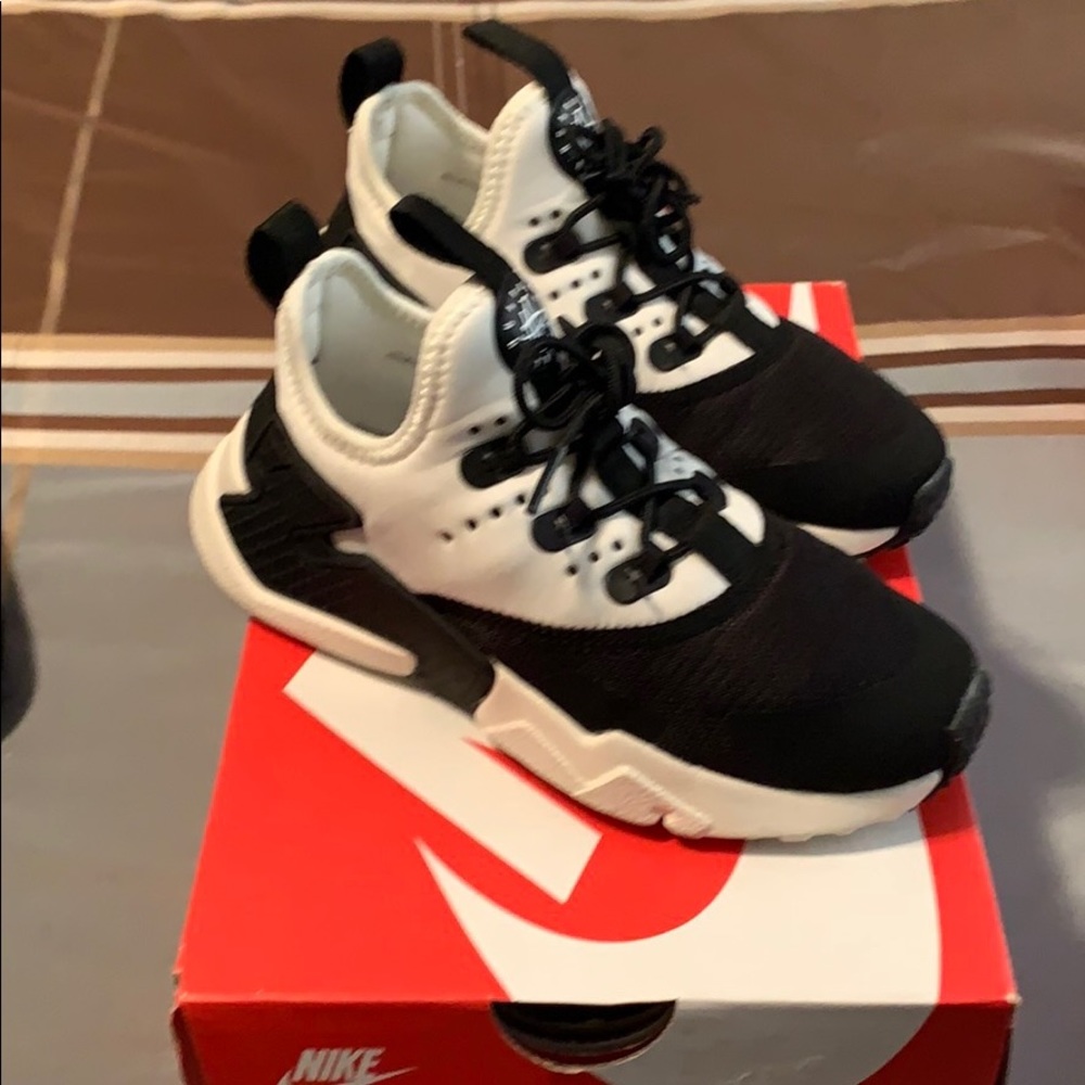 Boys Nike Huarache Drift